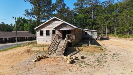 Commercial Property with Building for Sale in Camden, Alabama - image 1