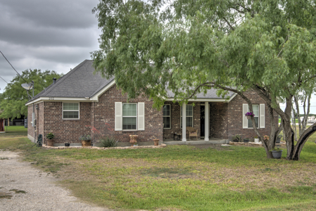 Well-Maintained 3/2 Brick Home on Corner Lot in Orange Grove ISD - image 2
