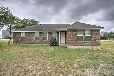 Well-Maintained 3/2 Brick Home on Corner Lot in Orange Grove ISD - image 6