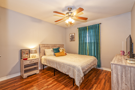 Well-Maintained 3/2 Brick Home on Corner Lot in Orange Grove ISD - image 34