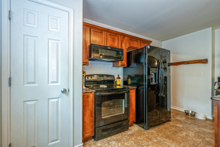 Well-Maintained 3/2 Brick Home on Corner Lot in Orange Grove ISD - image 26