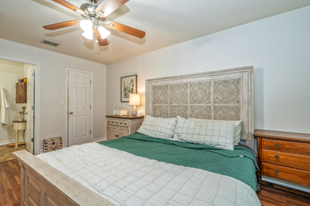 Well-Maintained 3/2 Brick Home on Corner Lot in Orange Grove ISD - image 30