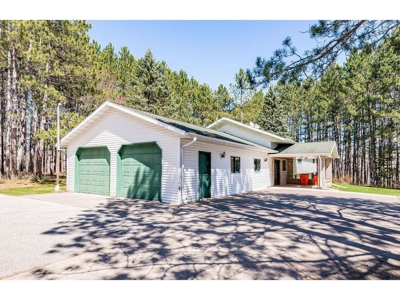 Country Home w/ Attached Garage For Sale in Saginaw MN - image 25