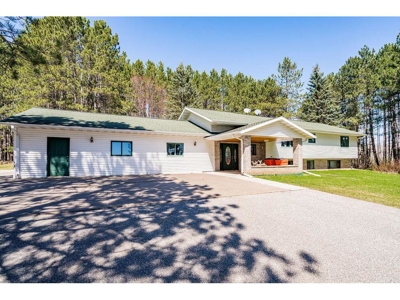 Country Home w/ Attached Garage For Sale in Saginaw MN - image 1