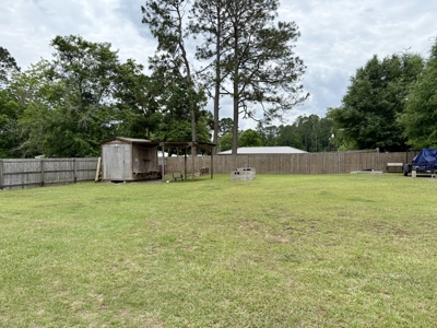 Home for sale with 4 Bed/1Bath in Geneva, Alabama in town - image 26