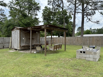 Home for sale with 4 Bed/1Bath in Geneva, Alabama in town - image 16