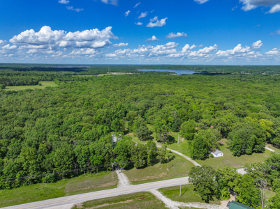Home on land for sale in Hickory County Missouri - image 21