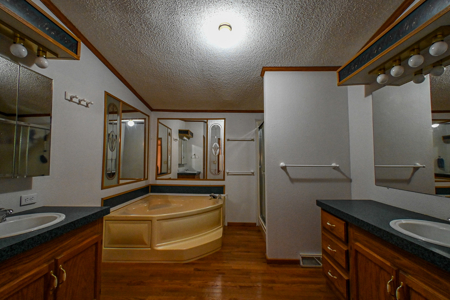 Home on land for sale in Hickory County Missouri - image 38