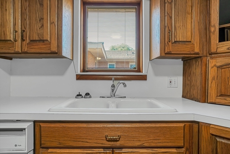 Home for Sale in Clinton, Custer County, Oklahoma - image 17