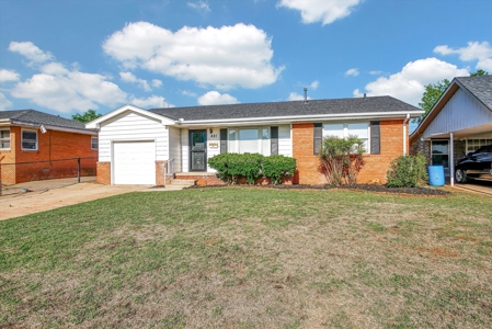 Home for Sale in Clinton, Custer County, Oklahoma - image 3