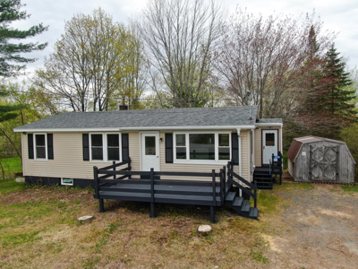 3 Bedroom Renovated Ranch in Lincoln, Maine - image 1
