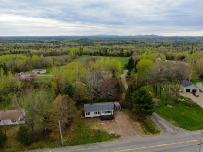 3 Bedroom Renovated Ranch in Lincoln, Maine - image 4
