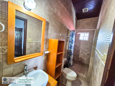 Prime Commercial Building for Sale – Bocas Town, Isla Colón - image 7