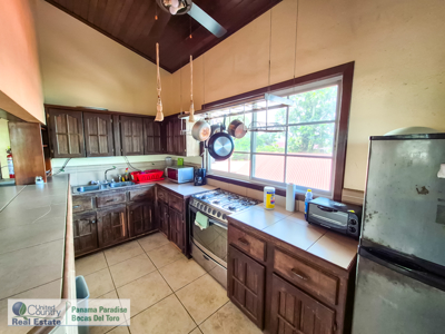 Prime Commercial Building for Sale – Bocas Town, Isla Colón - image 5