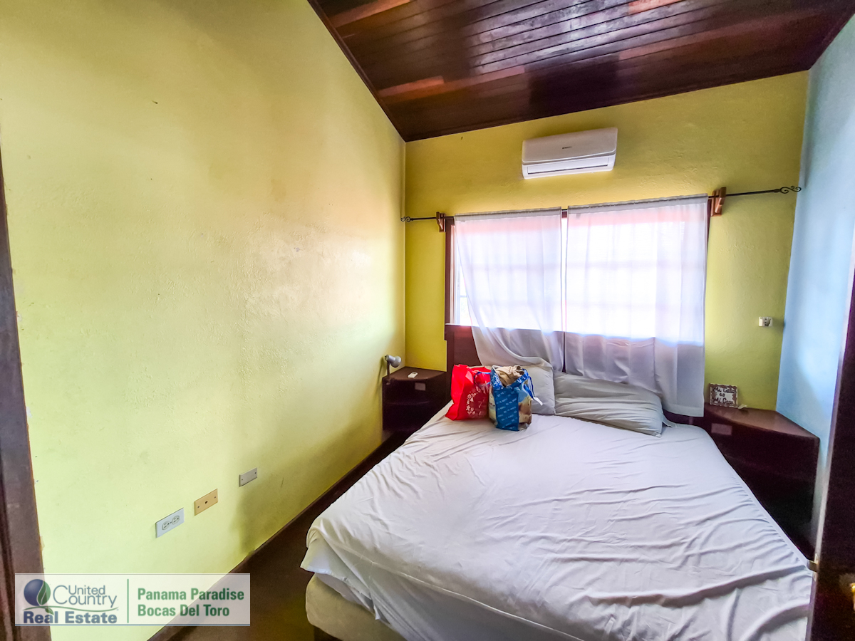 Prime Commercial Building — Bocas Town, Isla Colón - 14