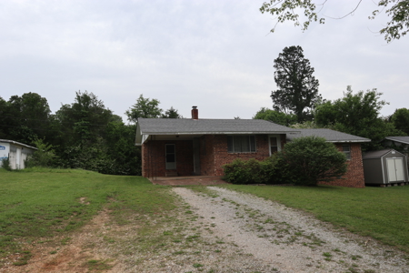 Home In Town Of Salem Arkansas For Sale - image 3