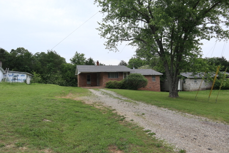 Home In Town Of Salem Arkansas For Sale - image 1