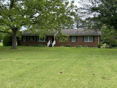 Spacious Country Living with Room to Grow! - image 2