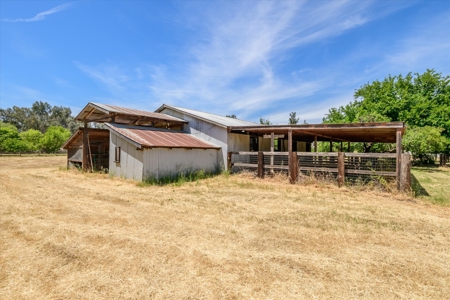 Davis, California Horse Properties with Country Homes for Sale - image 37