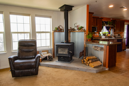 Horse / Farm Property in Small Town For Sale Northern AZ - image 11