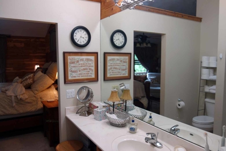 Beautiful Country Home On 9 Acres For Sale In Mtn View Missouri!! - image 17