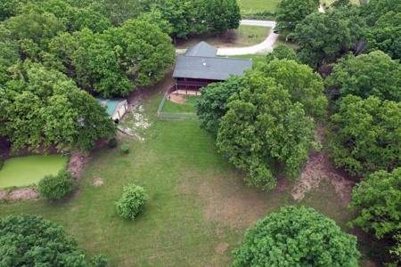 Beautiful Country Home On 9 Acres For Sale In Mtn View Missouri!! - image 42