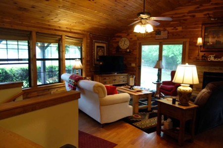 Beautiful Country Home On 9 Acres For Sale In Mtn View Missouri!! - image 7