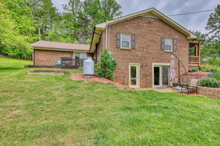 Brick Ranch Home for Sale in Floyd County VA - image 36
