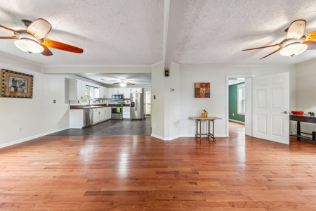 Country Home for Sale in Maury County, Tennessee - image 19