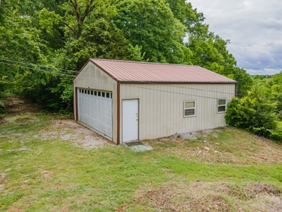 Country Home for Sale in Maury County, Tennessee - image 39