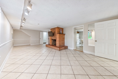 Country Home for Sale in Maury County, Tennessee - image 14