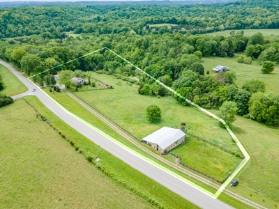 Country Home for Sale in Maury County, Tennessee - image 3