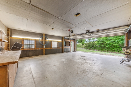 Country Home for Sale in Maury County, Tennessee - image 40