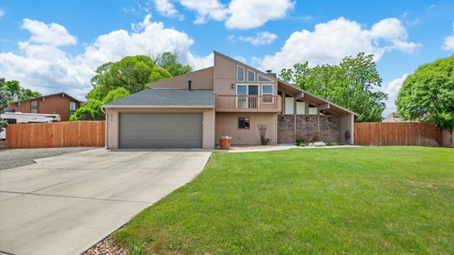 Grand Junction, CO Home For Sale - Huge manicured yard - 619 Ronline Drive