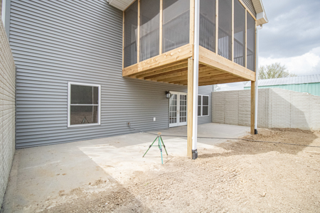 Anamosa Country Home For Sale With Timber - image 27