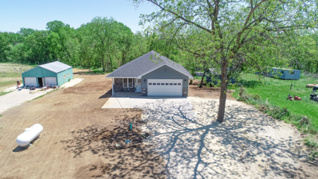 Anamosa Country Home For Sale With Timber - image 28