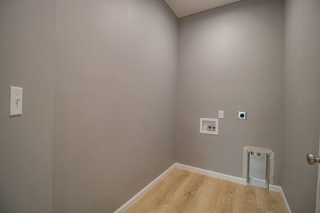 Anamosa Country Home For Sale With Timber - image 11