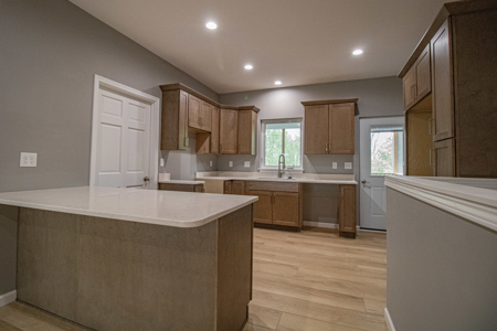 Anamosa Country Home For Sale With Timber - image 7