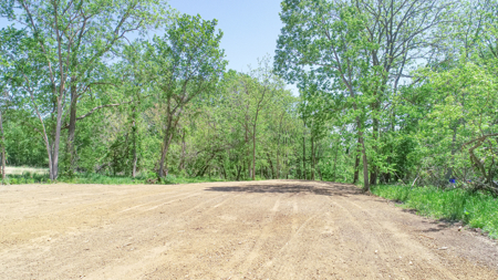 Anamosa Country Home For Sale With Timber - image 33