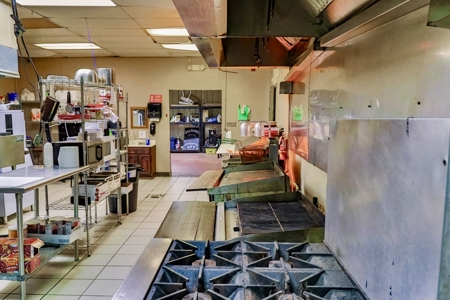 Turn-Key Bar & Grill / Night Club for Sale near Kentucky Lake, TN - image 19