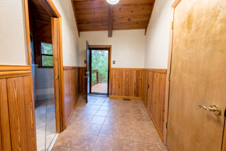 Riverfront Home on 4.64 Acres for Sale in Jasper, Florida - image 37