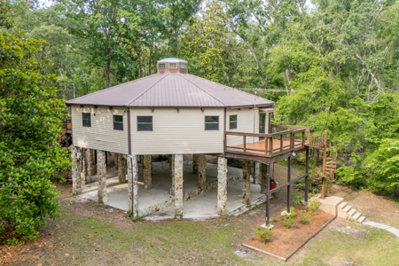 Riverfront Home on 4.64 Acres for Sale in Jasper, Florida - image 12