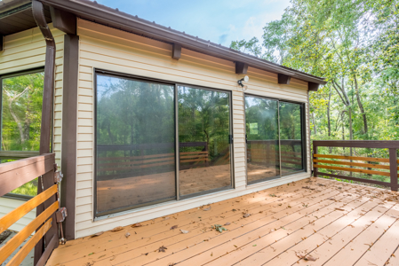 Riverfront Home on 4.64 Acres for Sale in Jasper, Florida - image 9