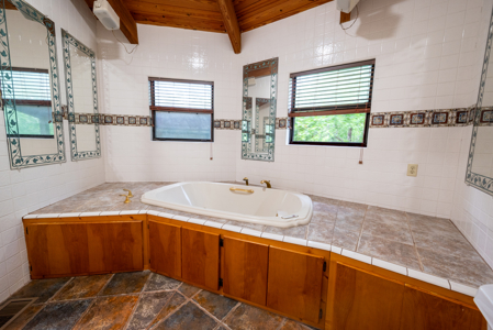 Riverfront Home on 4.64 Acres for Sale in Jasper, Florida - image 35