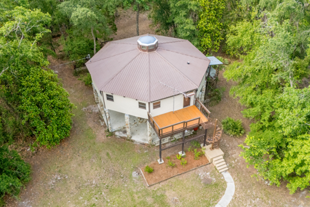 Riverfront Home on 4.64 Acres for Sale in Jasper, Florida - image 13