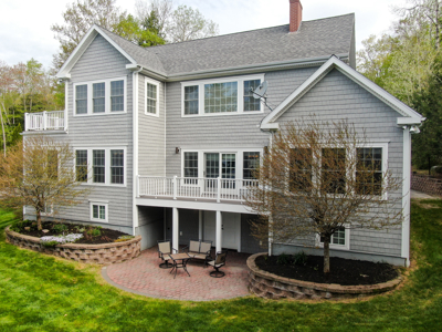 Lakefront Living Without Compromise - image 7