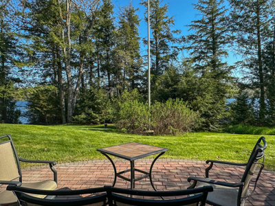 Lakefront Living Without Compromise - image 9