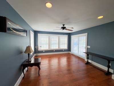 Lakefront Living Without Compromise - image 28