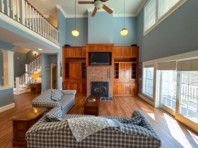 Lakefront Living Without Compromise - image 19