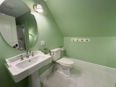 Lakefront Living Without Compromise - image 32